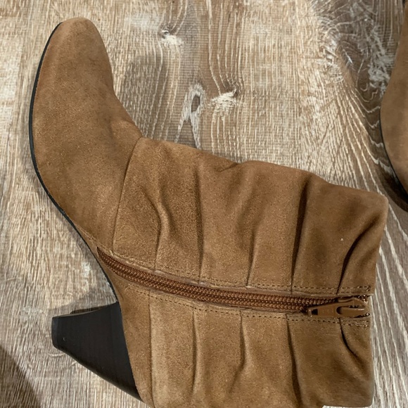 Vaneli Bootie - Picture 5 of 6